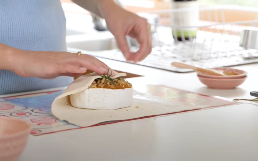 Baked Brie in Puff Pastry (2)