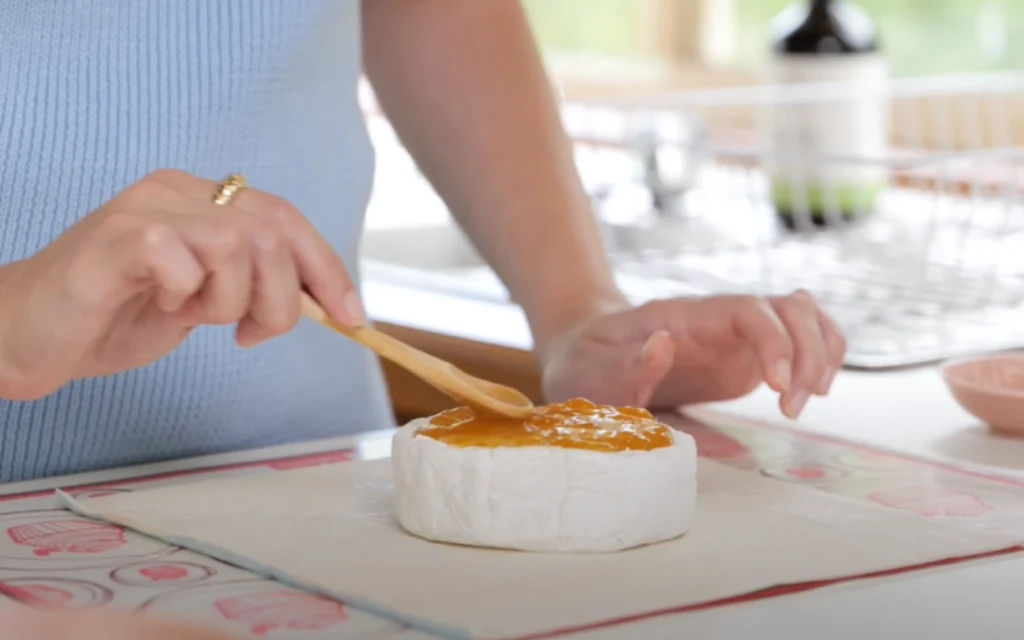 Baked Brie in Puff Pastry (4)