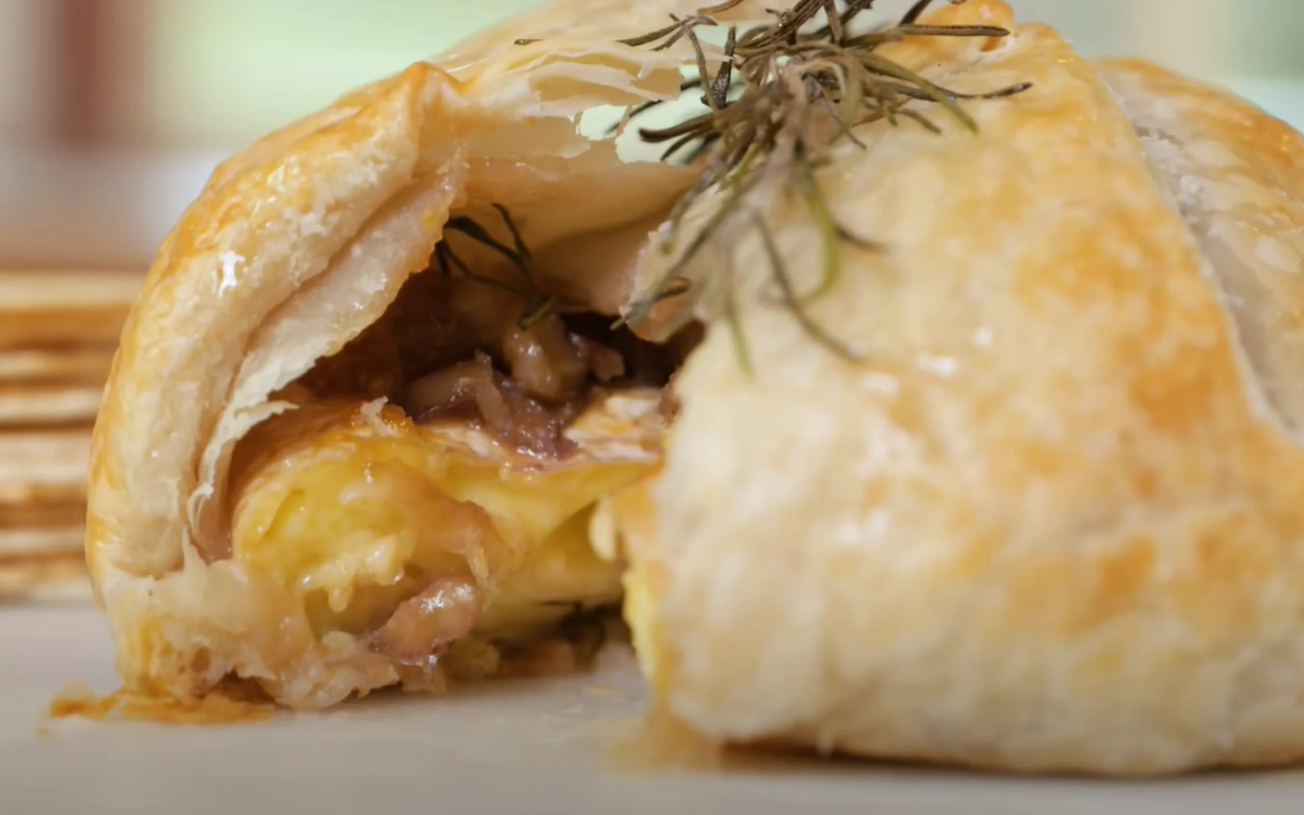 Baked Brie in Puff Pastry (6)